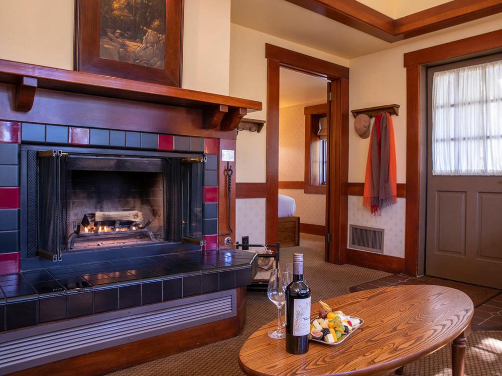 Deluxe Chalet – 2 Bedroom, 2 Bathroom interior